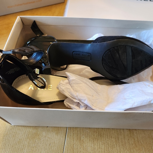 ANNE KLEIN sz 9 Black 1 inch heels - Picture 9 of 11